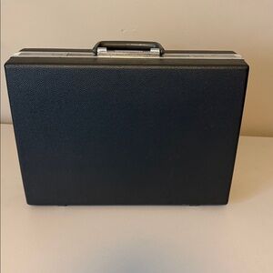 Samsonite Locking Briefcase Hardshell Black